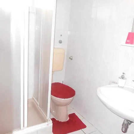 Betti Motel 2*